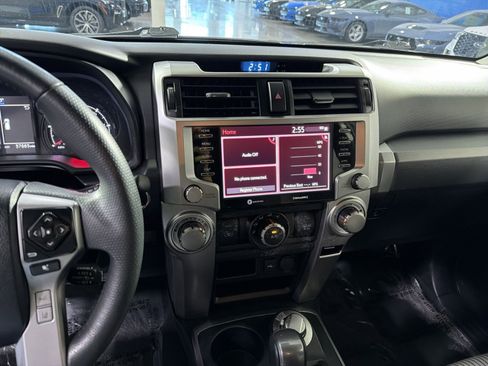 Used 2022 Toyota 4Runner SR5 AWD/4WD image 20