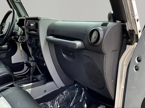 Used 2008 Jeep Wrangler X AWD/4WD image 20