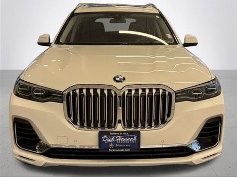 Used 2022 BMW X7 xDrive40i w/ Luxury Seating Package image 3