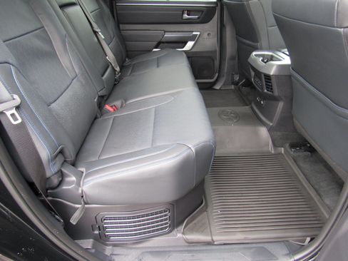 Used 2025 Toyota Tundra Platinum AWD/4WD image 37