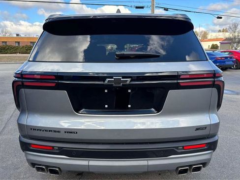 Used 2025 Chevrolet Traverse Z71 w/ Enhanced Driving Package image 7