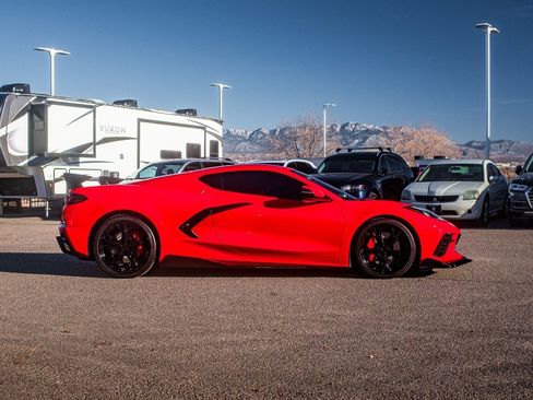 Used 2021 Chevrolet Corvette Stingray Premium Cpe w/ Z51 Performance Package image 8