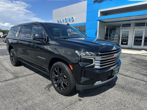 Certified 2023 Chevrolet Suburban High Country AWD/4WD image 2