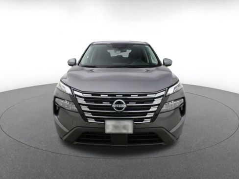 Used 2025 Nissan Rogue SV FWD image 2