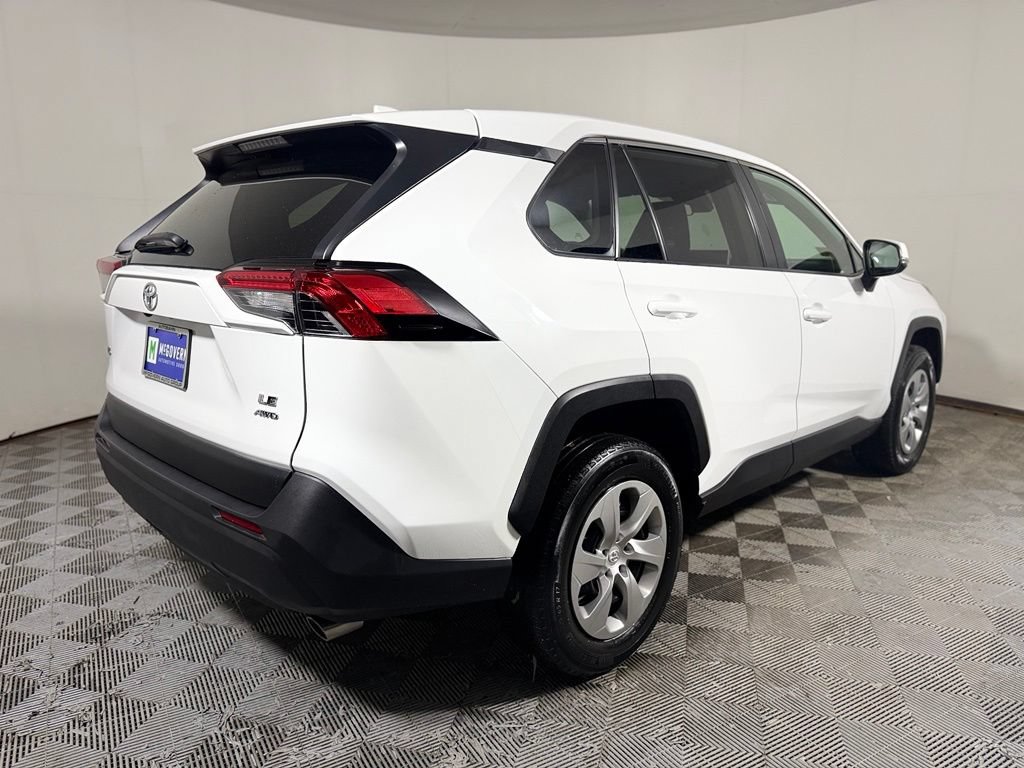 Used 2023 Toyota RAV4 LE AWD/4WD image 6