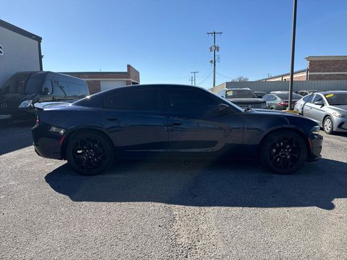 Used 2017 Dodge Charger SXT w/ Plus Group image 5
