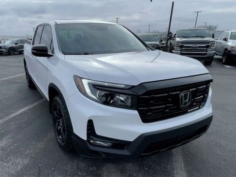 Used 2025 Honda Ridgeline Black Edition image 4