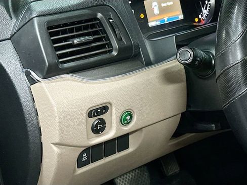 Used 2018 Honda Pilot EX-L image 10
