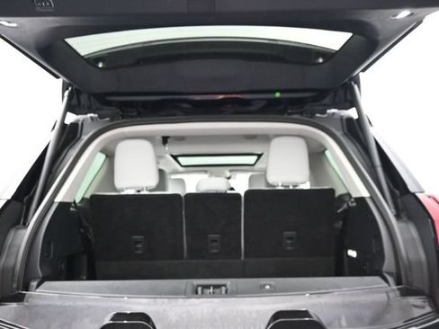 Certified 2025 Ford Expedition Platinum w/ Driver's Package AWD/4WD image 31