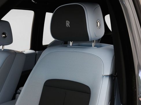 Certified 2025 Rolls-Royce Cullinan Black Badge AWD/4WD image 38