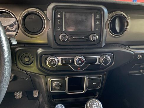 Used 2018 Jeep Wrangler Unlimited Sport AWD/4WD image 13