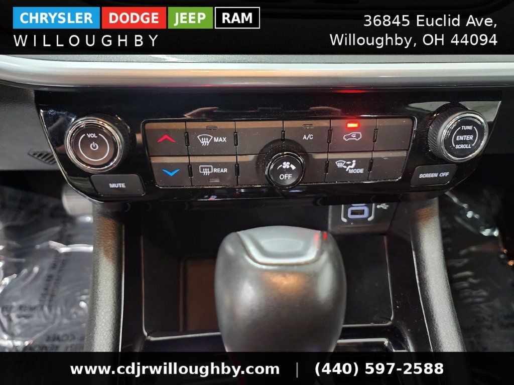 Used 2024 Jeep Compass Latitude AWD/4WD image 21