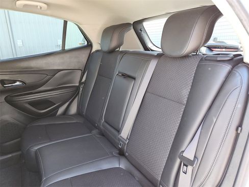 Used 2021 Buick Encore Preferred image 15