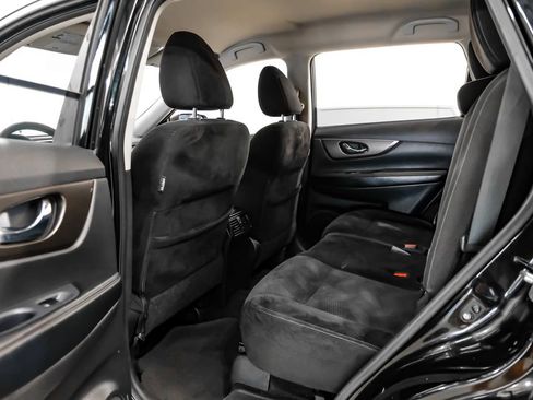Used 2015 Nissan Rogue SV w/ SV Family Package FWD image 46