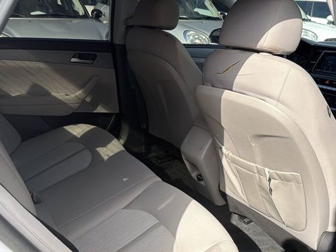 Used 2019 Hyundai Sonata SE FWD image 19