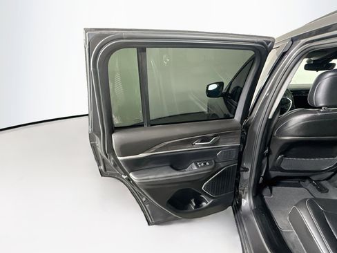 Used 2023 Jeep Grand Cherokee Limited w/ Black Appearance Package RWD image 26