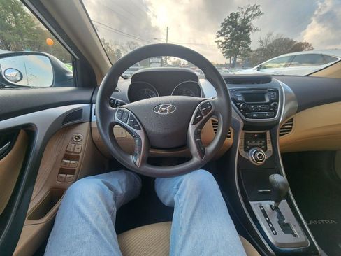 Used 2013 Hyundai Elantra GLS w/ Preferred Pkg FWD image 15