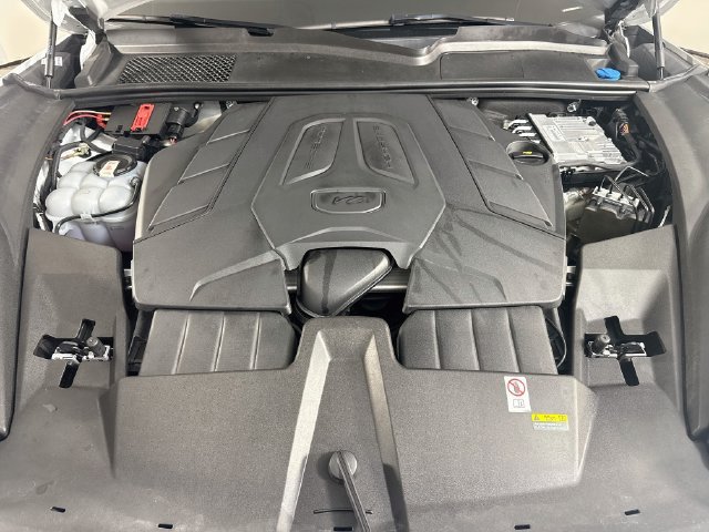 Used 2024 Porsche Cayenne Coupe AWD/4WD image 38