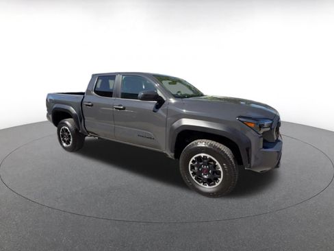 Used 2025 Toyota Tacoma TRD Off-Road AWD/4WD image 2