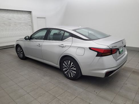 Used 2024 Nissan Altima 2.5 SV FWD image 3