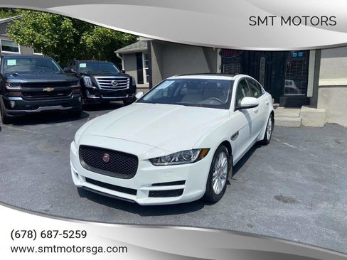 Used 2018 Jaguar XE Premium image 1