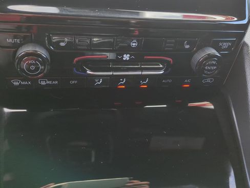 Used 2024 Jeep Grand Cherokee Altitude image 26