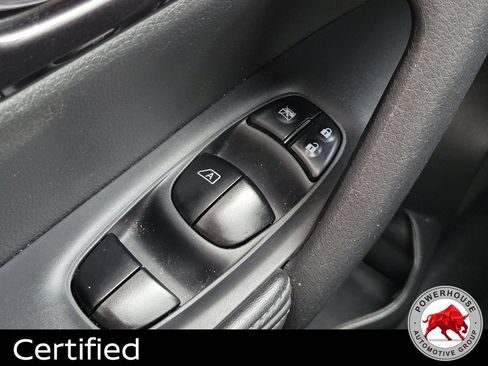 Used 2018 Nissan Rogue SV AWD/4WD image 26