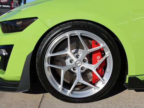 Used 2020 Ford Mustang Shelby GT500 w/ Technology Package image 32