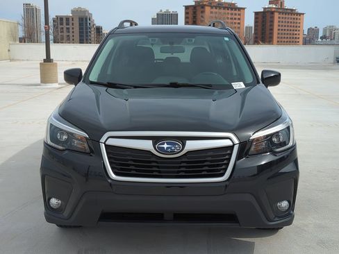 Used 2021 Subaru Forester Premium image 2