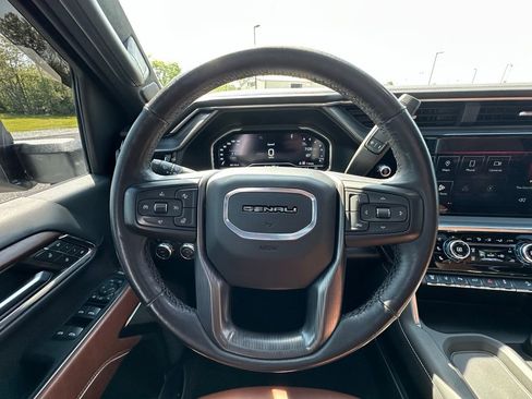 Used 2024 GMC Sierra 2500 Denali Ultimate AWD/4WD image 10