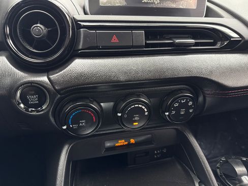 Used 2016 MAZDA MX-5 Miata Club image 42