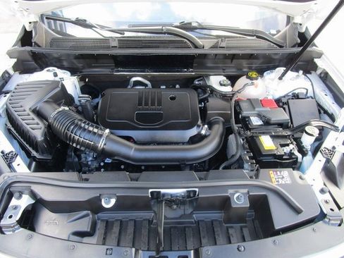 Certified 2023 GMC Acadia SLE w/ Driver Convenience Package image 7