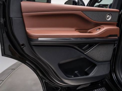 New 2026 Lincoln Navigator Reserve AWD/4WD image 27