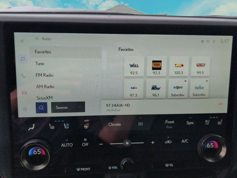 Used 2024 Lexus GX 550 w/ Accessory Package (Z1) AWD/4WD image 11