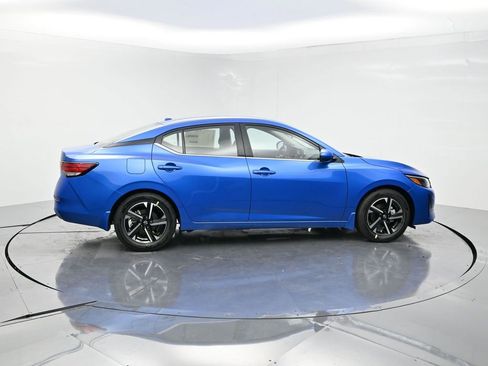 New 2025 Nissan Sentra SV image 4