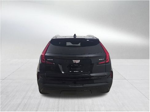 Certified 2024 Cadillac XT4 Luxury w/ Cold Weather Package image 5