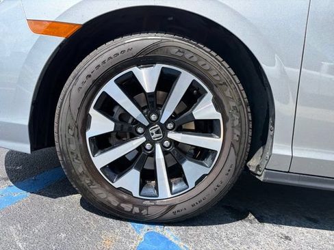 Certified 2025 Honda Odyssey EX-L image 11