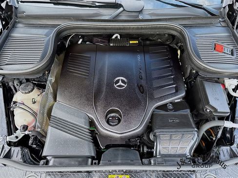 Used 2024 Mercedes-Benz GLS 450 4MATIC image 37