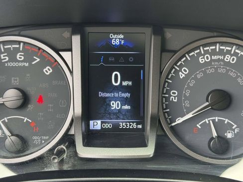 Used 2023 Toyota Tacoma TRD Off-Road w/ Technology Package AWD/4WD image 13