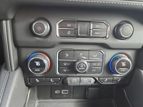 Used 2023 Chevrolet Tahoe Z71 w/ Z71 Off-Road Package image 32