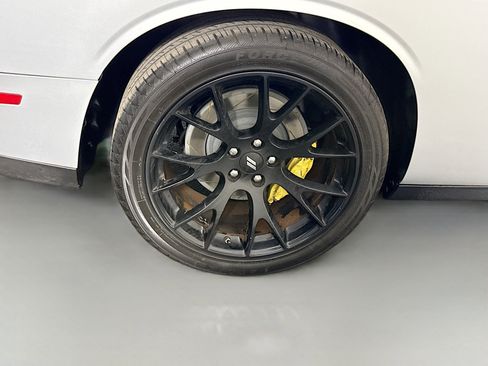 Used 2019 Dodge Challenger R/T Scat Pack w/ Dynamics Package RWD image 31