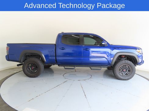 Used 2023 Toyota Tacoma TRD Off-Road w/ TRD Premium Off Road Package AWD/4WD image 2