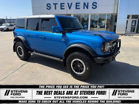 Used 2024 Ford Bronco Outer Banks w/ Sasquatch Package AWD/4WD image 3