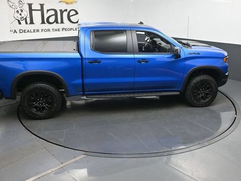 Used 2023 Chevrolet Silverado 1500 ZR2 w/ Technology Package AWD/4WD image 39