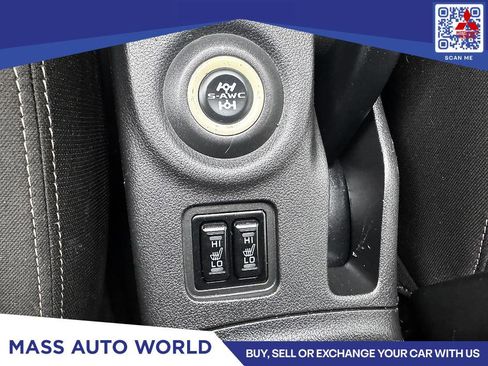 Used 2016 Mitsubishi Outlander SE image 12