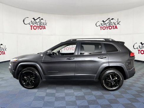 Used 2016 Jeep Cherokee Trailhawk w/ Comfort/Convenience Group AWD/4WD image 4