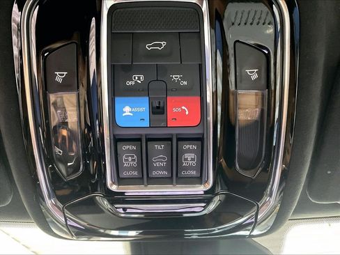 Used 2023 Jeep Grand Cherokee Summit AWD/4WD image 27