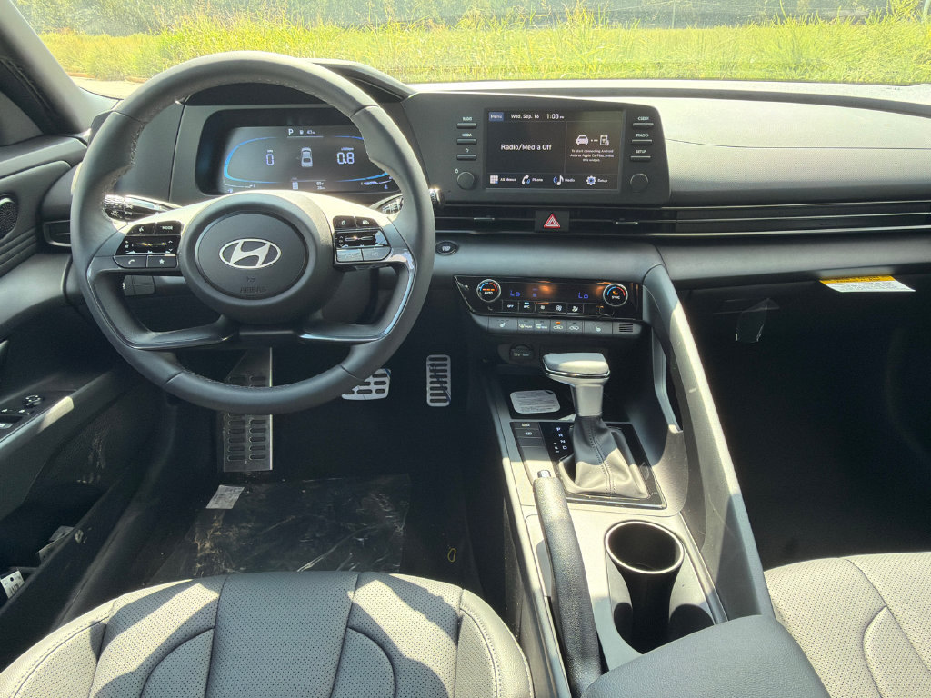 New 2026 Hyundai Elantra SEL Sport FWD image 23