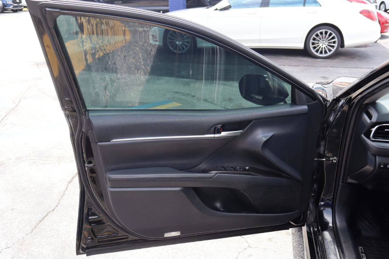 Used 2021 Toyota Camry XSE FWD image 12