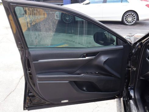 Used 2021 Toyota Camry XSE FWD image 12